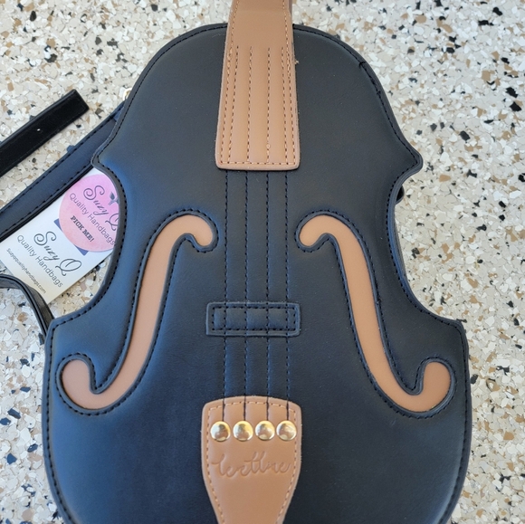 NWT Violin Shaped Black and Tan Crossbody Bag - Picture 2 of 7